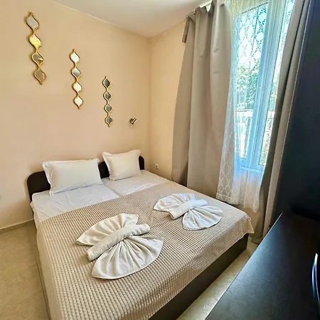 Apartman Cozy One-bedroom In Lilia By Menada